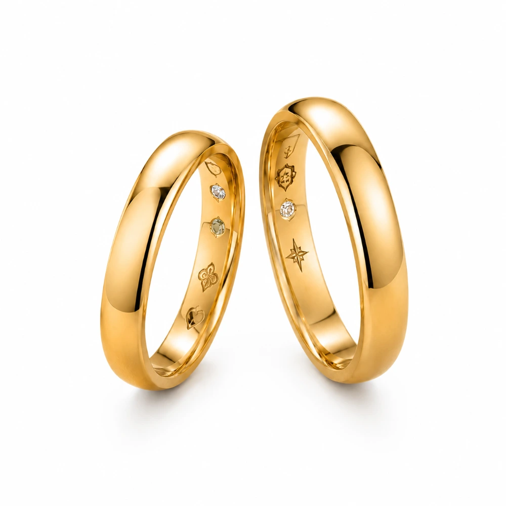 The Secret Vow Bands — Wanita 3,4 mm · Pria 4,2 mm · Profil comfort fit · 2 berlian 0,02 ct tersembunyi di dalam · Emas 18K